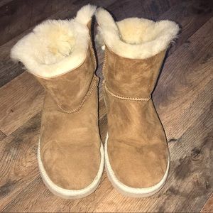 Brown Uggs with bows